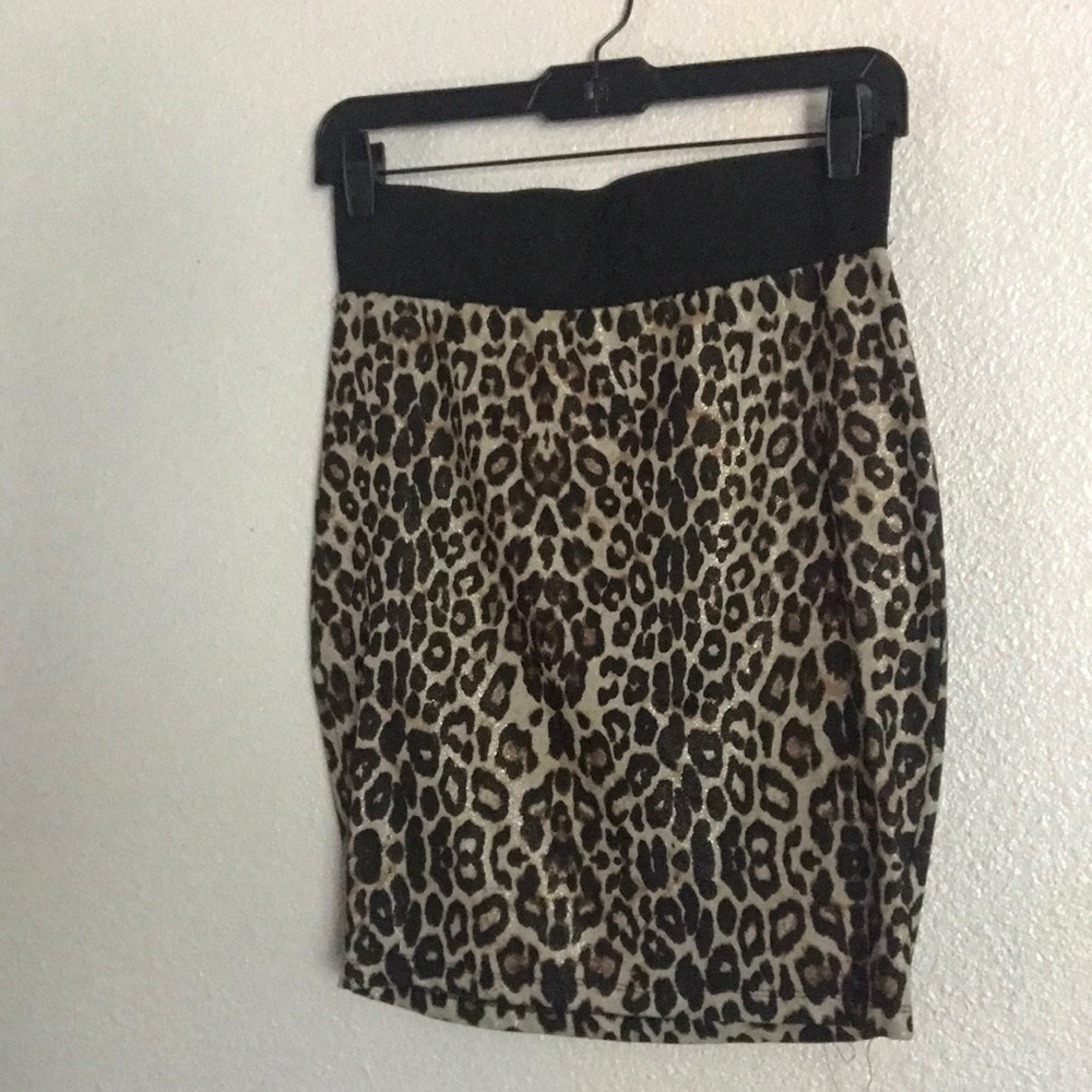 Small 2b Bebe leopard pencil skirt